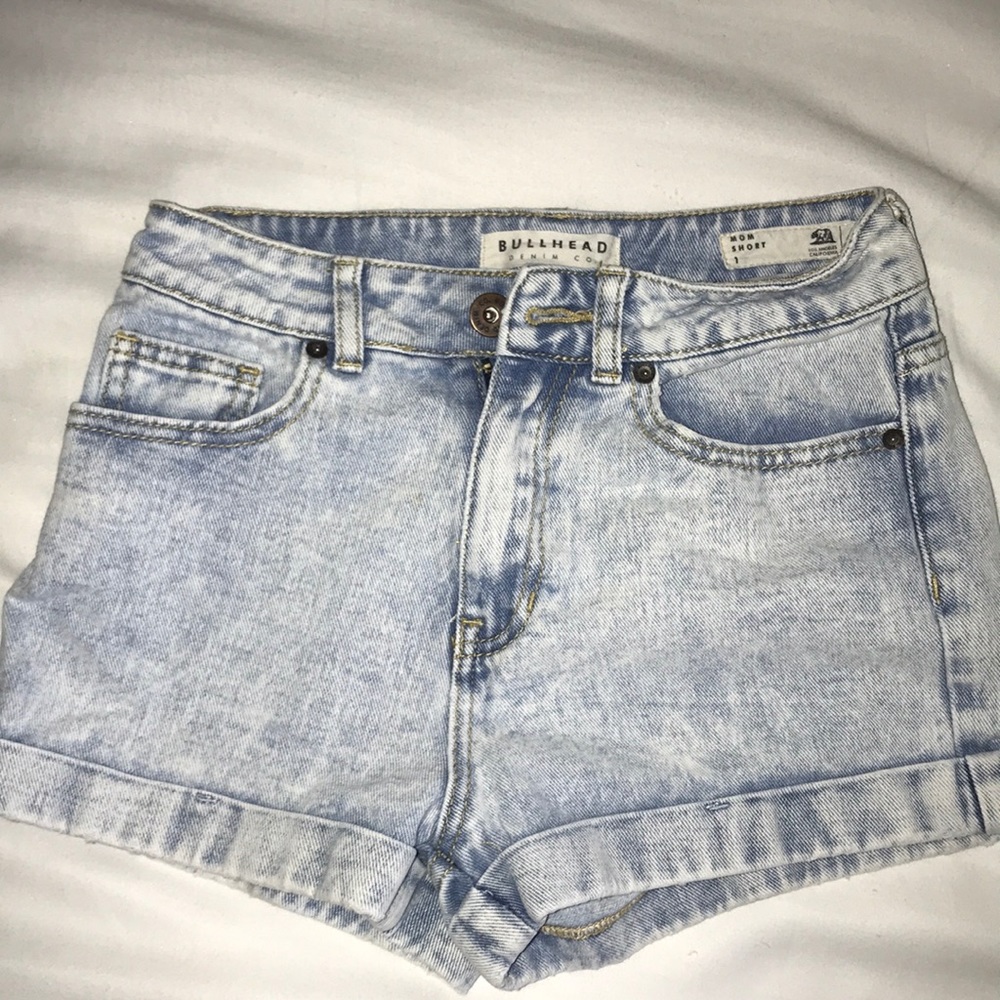 Bullhead distressed mom shorts